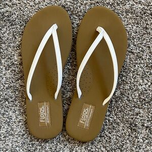 Flojos Fiesta Tan and White Flip Flops